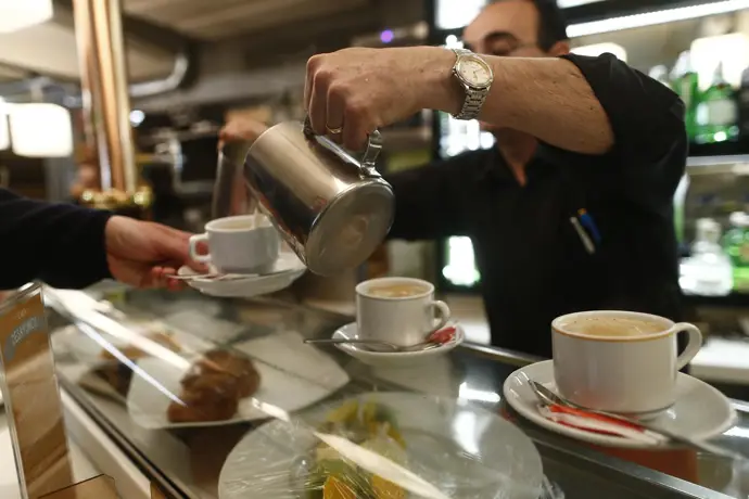 El precio del desayuno en España aumenta: un café con tostada subió un 8% en el último año
