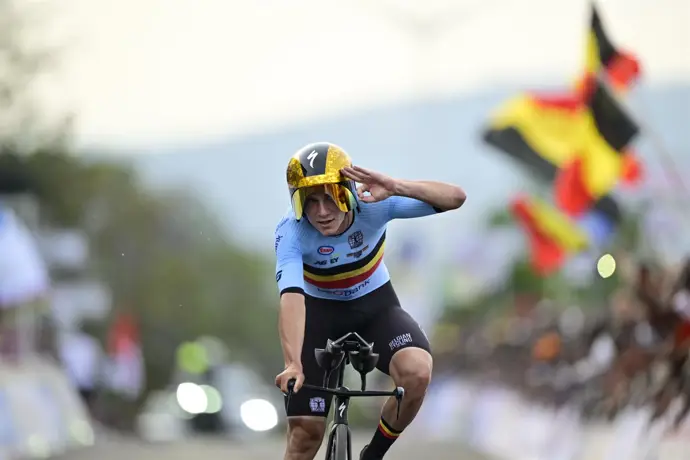 Evenepoel derrota a Pogacar y se corona campeón del mundo en la contrarreloj de Kigali, su tercer
