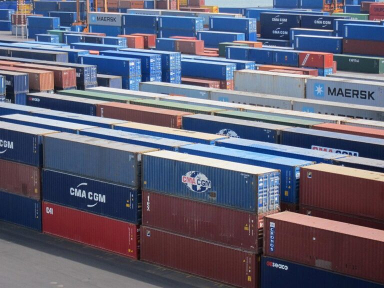El déficit comercial crece un 53% hasta julio, a pesar de que las exportaciones alcanzan cifras