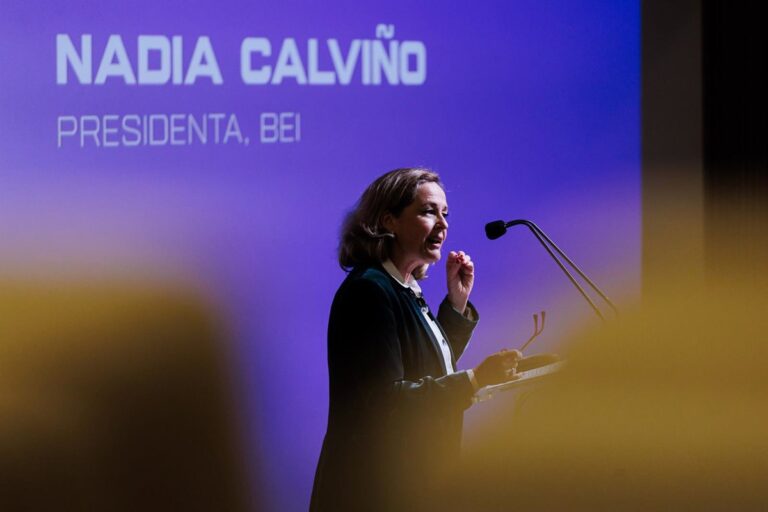 Nadia Calviño anuncia una inversión del BEI y el CDTI en Nazca, el mayor fondo de defensa español