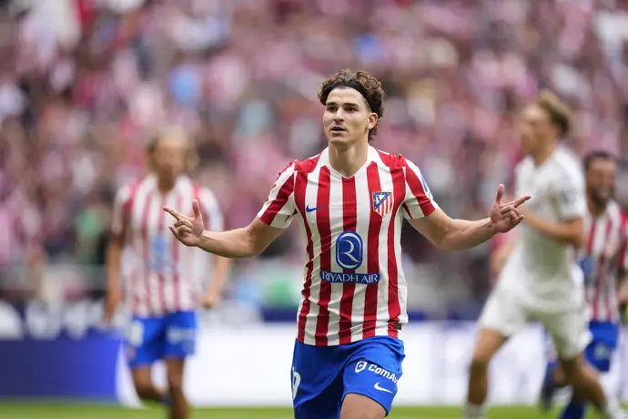 Julián Álvarez se convierte en el protagonista del derbi y marca la diferencia en el partido