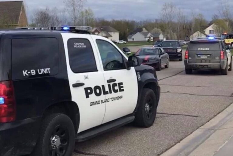 Al menos dos fallecidos y ocho heridos en un tiroteo en una iglesia de Michigan, EE UU