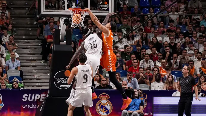 Valencia Basket supera al Madrid de Scariolo en la Supercopa y se alza con el título