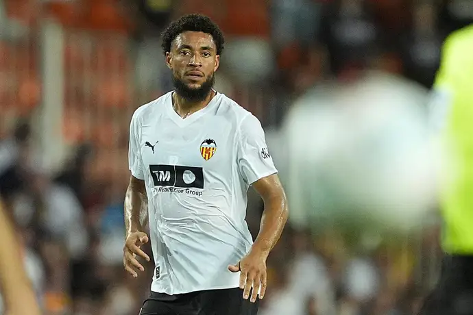 Danjuma perdona y el Oviedo sorprende en Mestalla con una victoria inesperada