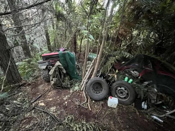 Detienen al neozelandés que vivía en el bosque con sus tres hijos tras cuatro años de fuga