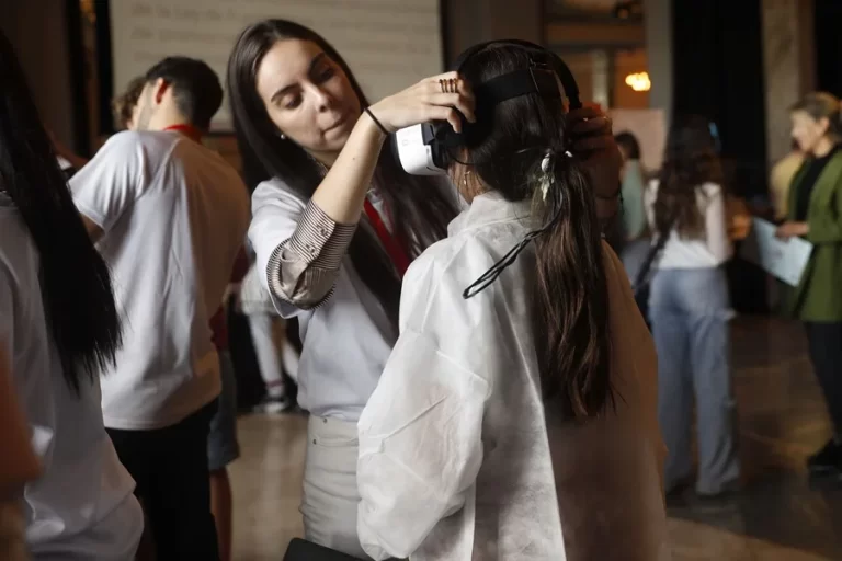 La Noche de los Investigadores llena las calles de ciencia, mientras Xiaomi lanza su nueva gama 17