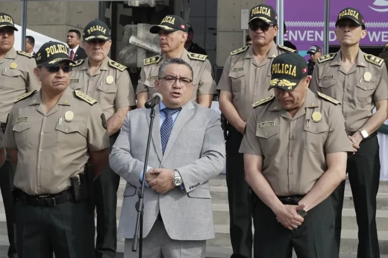 La policía de Perú informa sobre la detención del líder criminal conocido como El Monstruo en