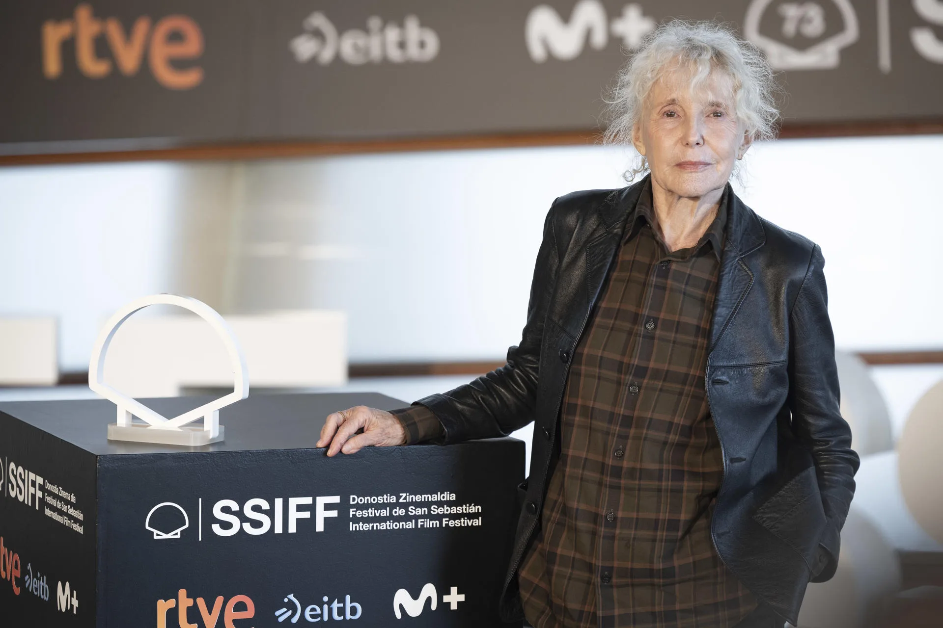 Claire Denis establece una barrera entre Matt Dillon y el continente africano en su película