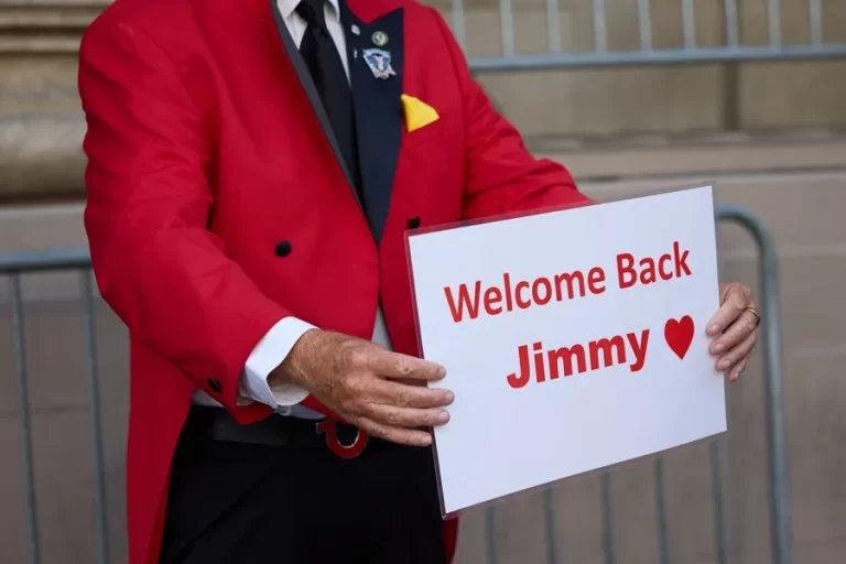 Trump critica a ABC por el regreso de Jimmy Kimmel, a quien acusa de difundir "basura" demócrata