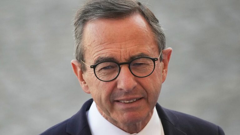 El nuevo titular de Interior socava al Gobierno francés con sus decisiones y declaraciones