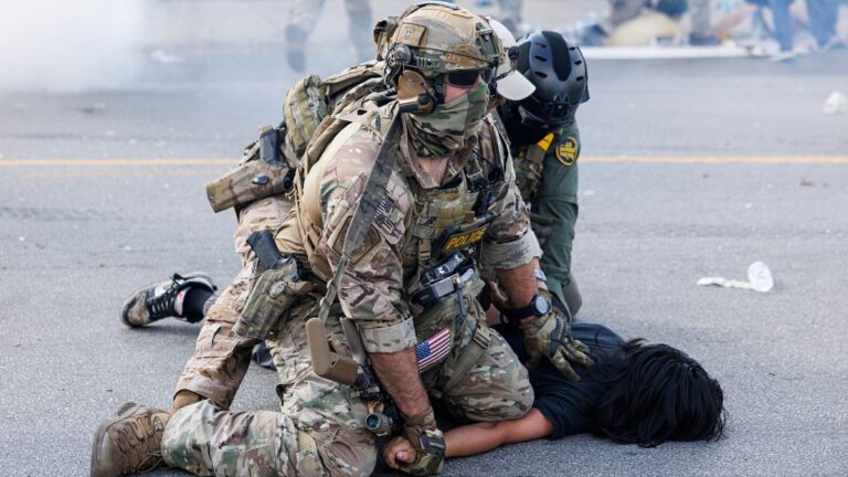 Trump informa sobre el despliegue de 300 agentes federales en Illinois para combatir la violencia