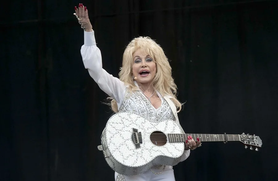 Dolly Parton publica un video para asegurar que su salud está bien: "¡Aún no estoy muerta!" EFE