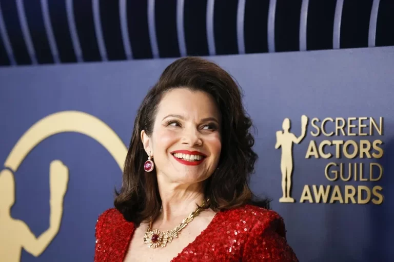 Fran Drescher recibe una estrella en Hollywood acompañada por el elenco de 'The Nanny'