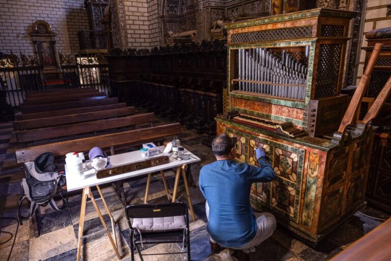 Los órganos de la Catedral de Toledo recuperan sus colores tras tres siglos de espera