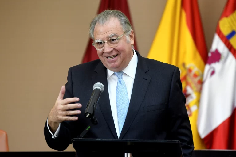 Jaime Siles, reconocido poeta valenciano, se alza con el XXII Premio Internacional García Lorca
