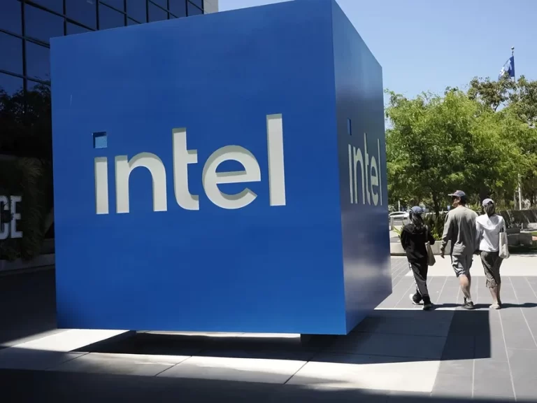 Intel reporta ganancias en un trimestre influenciado por inversiones en EE.UU., Nvidia y Softbank