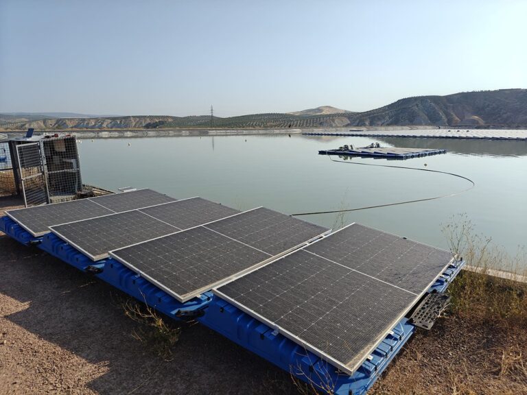 Sistema experimental para el ensayo de tecnologías innovadoras de energía solar flotante
