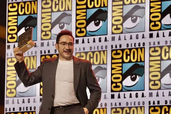 J.A.Bayona es galardonado con el premio 'Epic Vision' en la Comic-Con: "Es muy especial por ser de