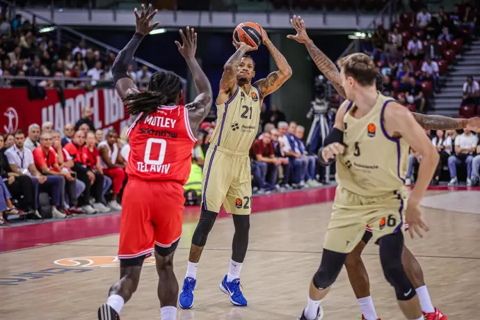 El Barça cede ante el Hapoel en su debut europeo por 103-87 en un partido complicado