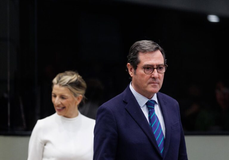 Garamendi critica a Díaz por sus "insultos" y por "inventar" normas ante el rechazo del Congreso