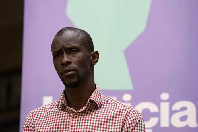 Podemos exige la liberación urgente de Serigne Mbayé, quien denuncia su traslado a Israel en