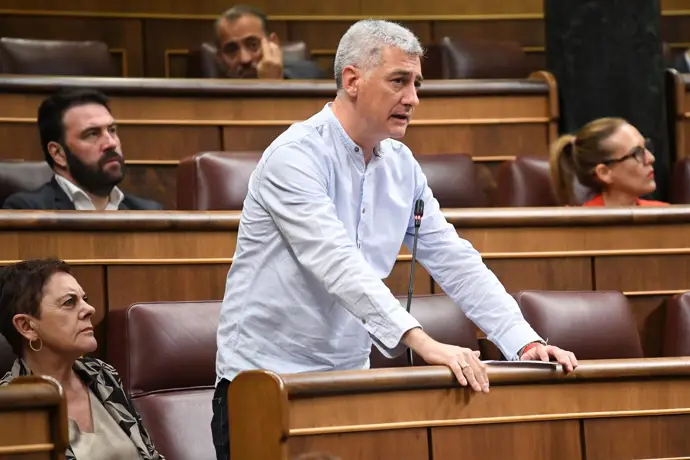 Bildu insta al Gobierno a respaldar su iniciativa para prohibir la publicidad de alojamientos