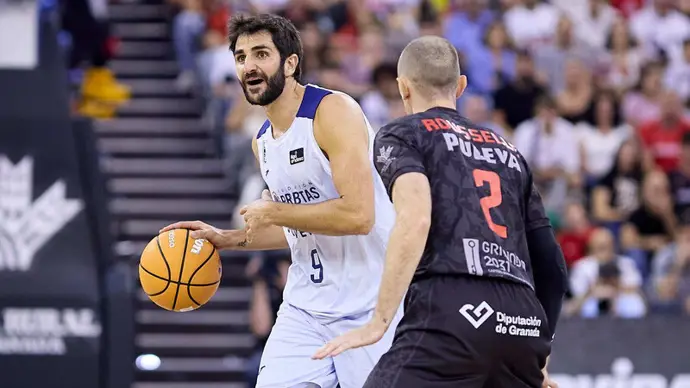 El Real Madrid se impone, el Barcelona pierde en el Roig Arena y Ricky deslumbra en español