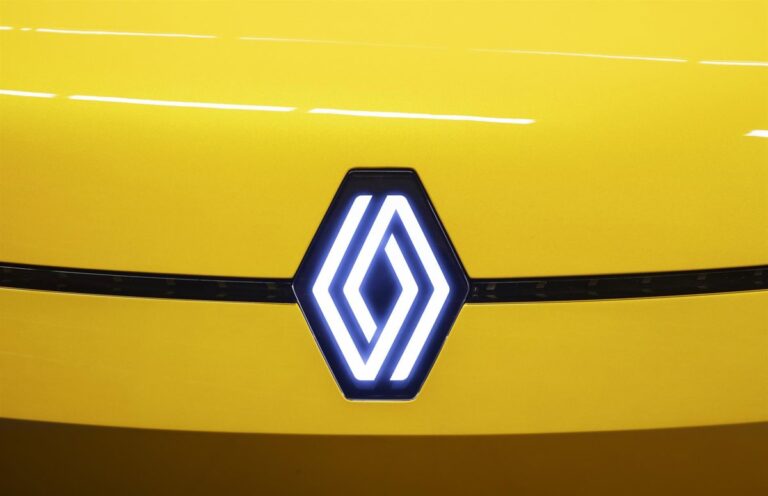 Renault prevé la reducción de 3.000 empleos en diversas áreas para disminuir costes fijos