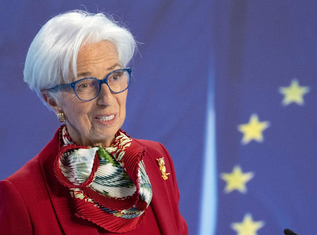 Lagarde (BCE) señala el fin de la desinflación y urge a potenciar el papel global del euro