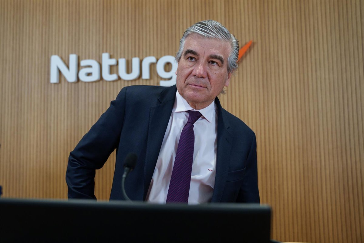 Naturgy desprende el 3,5% de su autocartera por casi 883,2 millones de euros, aumentando su free