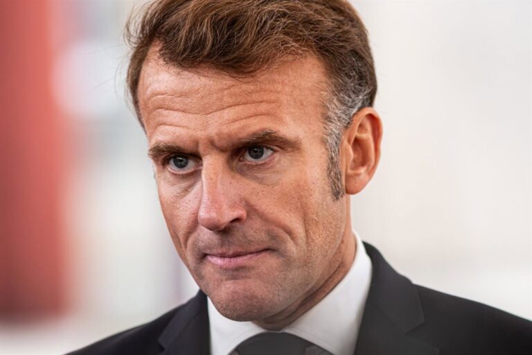 El primer jefe de Gobierno de Macron pide elecciones presidenciales anticipadas en Francia