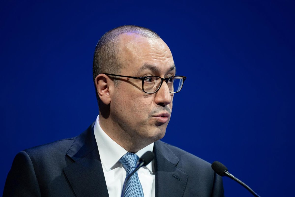 El CEO de BBVA afirma que todos los inversores institucionales participarán en la OPA por Sabadell