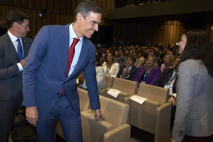 Sánchez resalta "la valentía" de sus acciones contra la corrupción ante quienes "la ocultan y