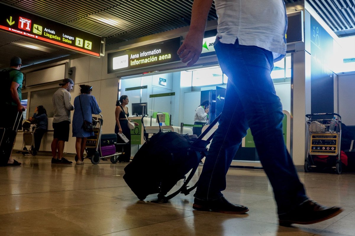 Bruselas investiga a España por las sanciones a aerolíneas que cobran por el equipaje de mano