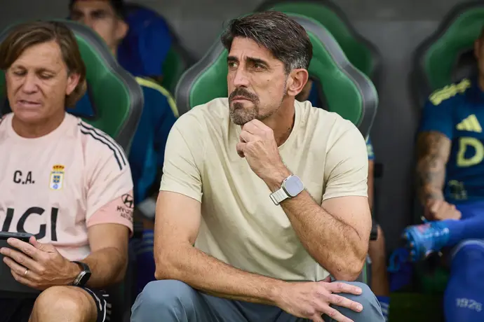 Luis Carrión sustituye a Paunovic como entrenador del Real Oviedo en busca de nuevos objetivos