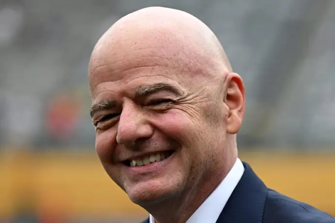 Infantino advierte sobre los peligros de disputar partidos de ligas nacionales fuera del país