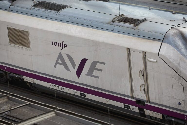 Renfe cierra el verano con un récord de 8,4 millones de viajeros en AVE y Larga Distancia
