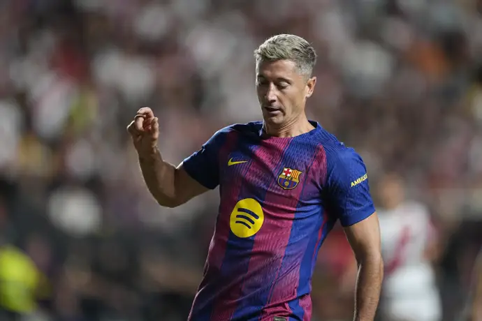 Lewandowski presenta una rotura muscular y su participación en el Clásico está en duda