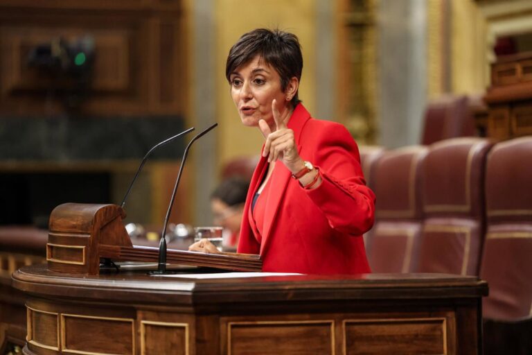 El Gobierno transferirá a la Generalitat la gestión de 13.000 viviendas de Sareb esta semana