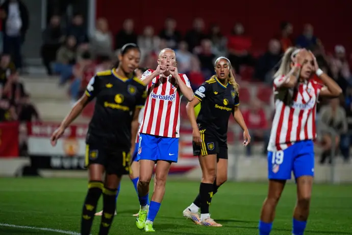 El Atleti sufre una derrota en casa ante el Manchester United