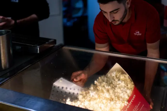 La asistencia al cine disminuye un 5,4% en 2024, mientras la música en vivo crece, señala SGAE