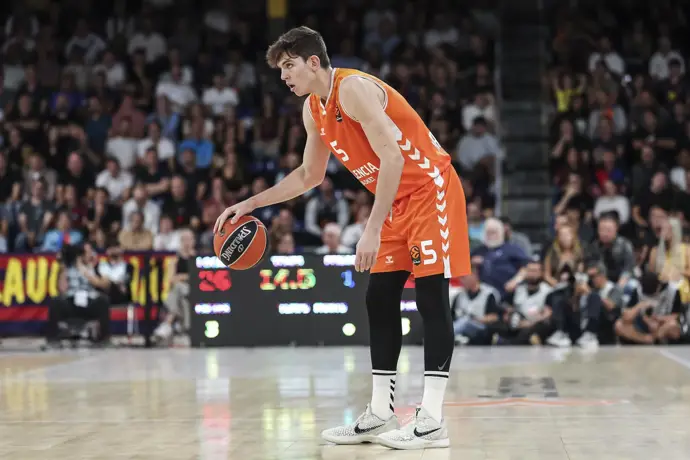 El Mónaco lucha en un difícil enfrentamiento en la parte media contra el Valencia Basket