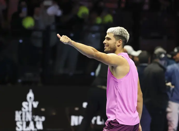 Alcaraz sucumbe nuevamente ante Sinner en el 'Six Kings Slam' de tenis