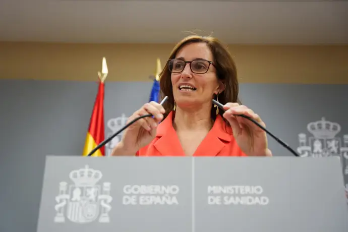 Mónica García pide a las CCAA del PP que comiencen a prepararse para la epidemia de gripe