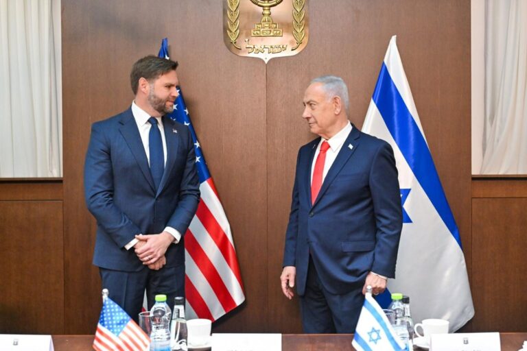 Israel permite la entrada de expertos egipcios para la búsqueda de rehenes en Gaza