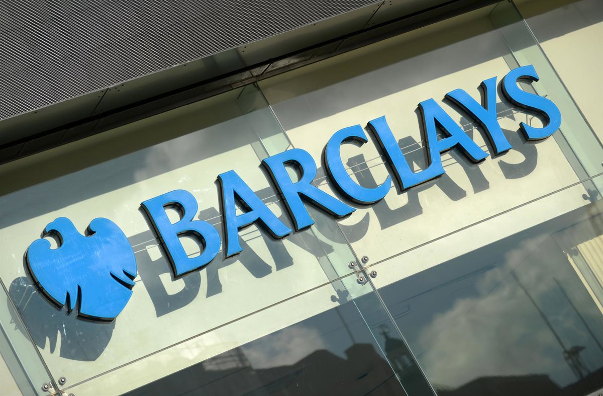 Barclays elige a BBVA como su banco español preferido y considera una fusión entre Sabadell y