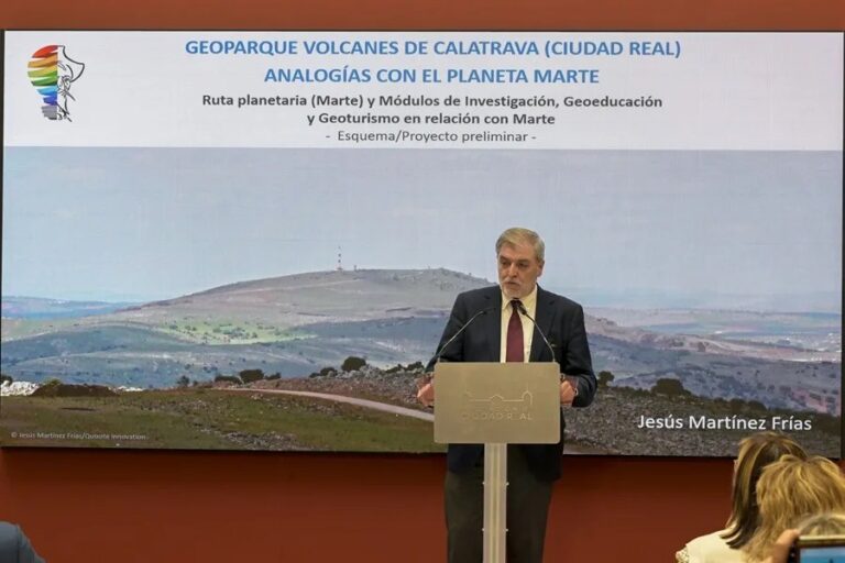 El geólogo planetario y astrobiólogo Jesús Martínez Frías