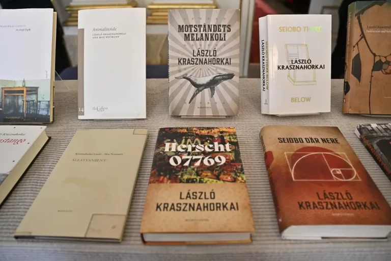 Cinco novelas y un libro de relatos de László Krasznahorkai, Nobel de Literatura 2025, destacan