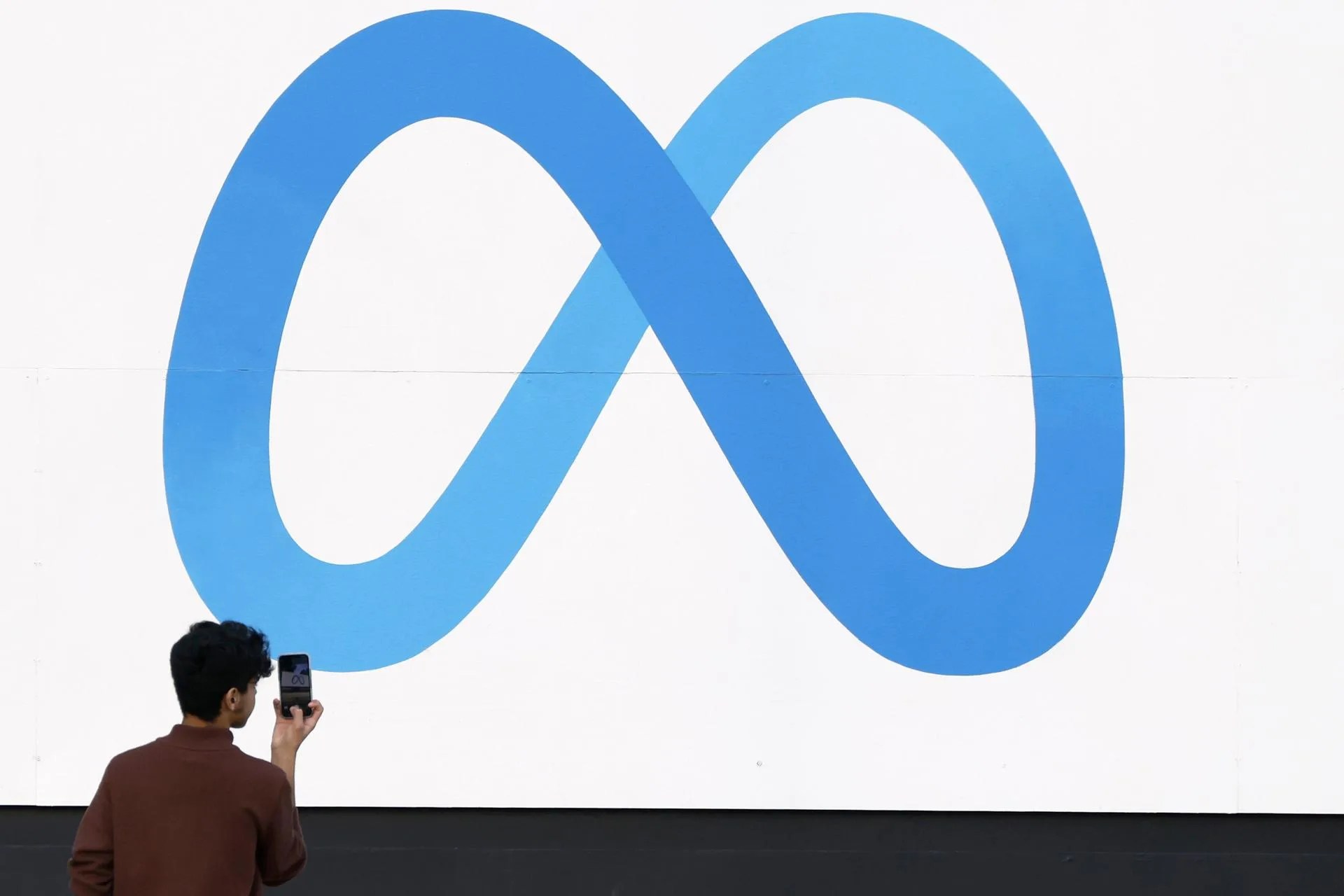 Los medios solicitan 551 millones a Meta por sus ventajas en publicidad, mientras el fundador de