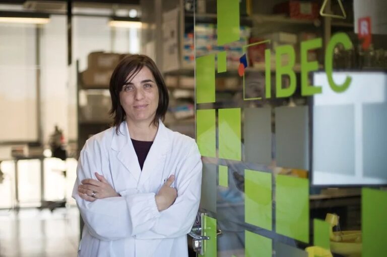 La investigadora Núria Montserrat.